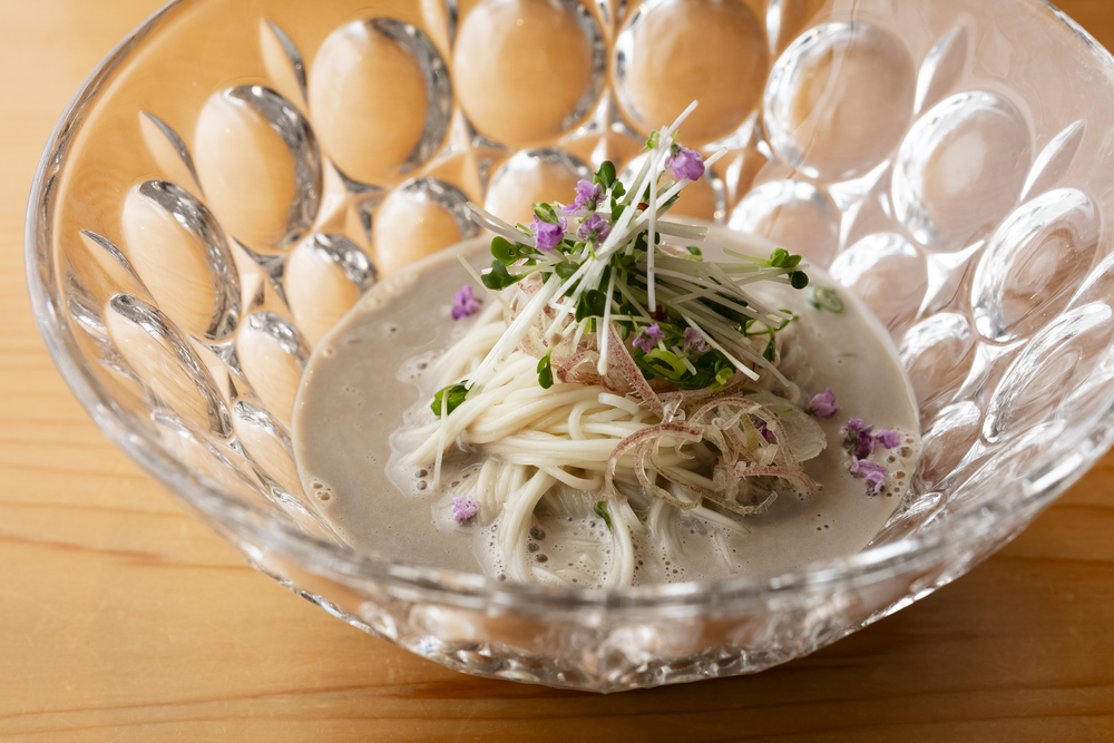 『荒木町 きんつぎ』の「鮎そうめん」