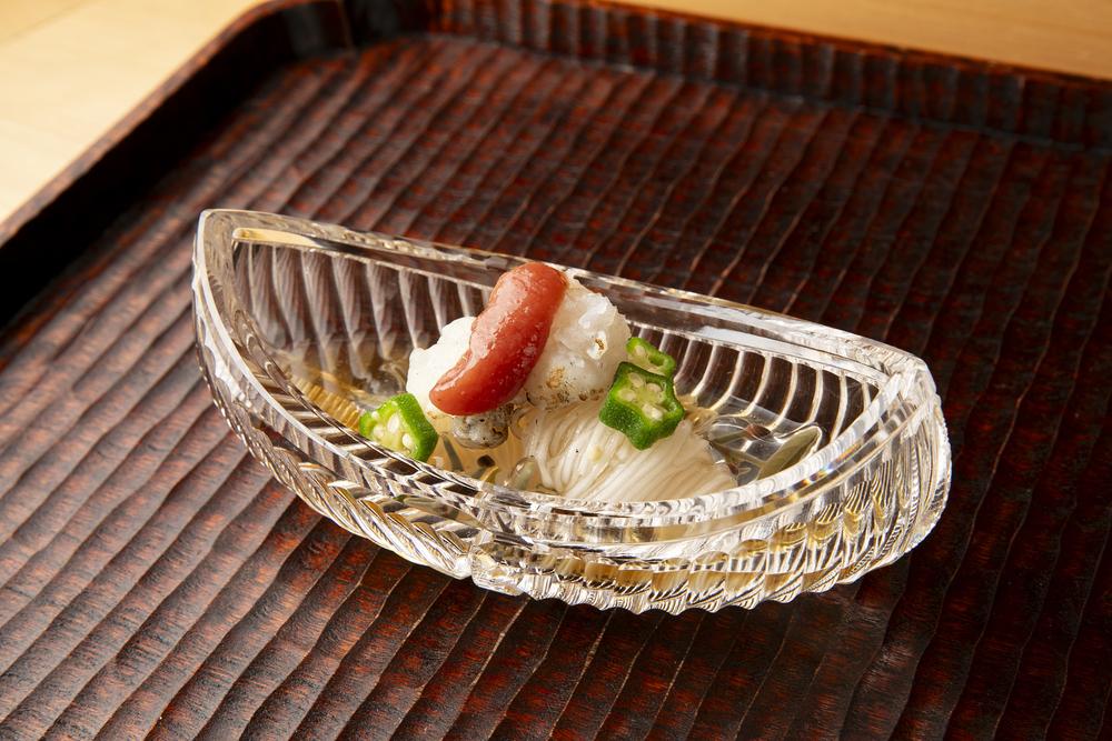 『西麻布 野口』の「鱧と葛そうめん 梅だれ」