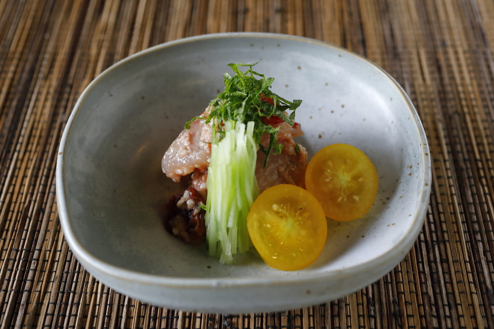 京都『わっぱ堂』の大原産岩魚のなれずし風　自家製トマト麹漬け