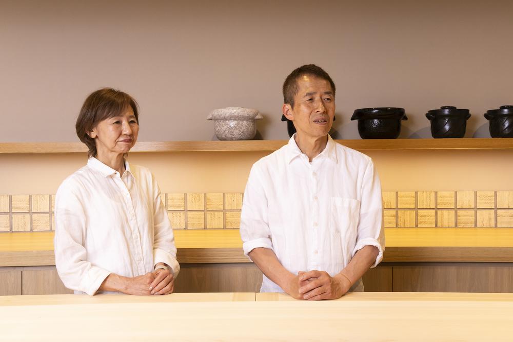 『うお佐』二代目の山田能弘さんと敦江さん