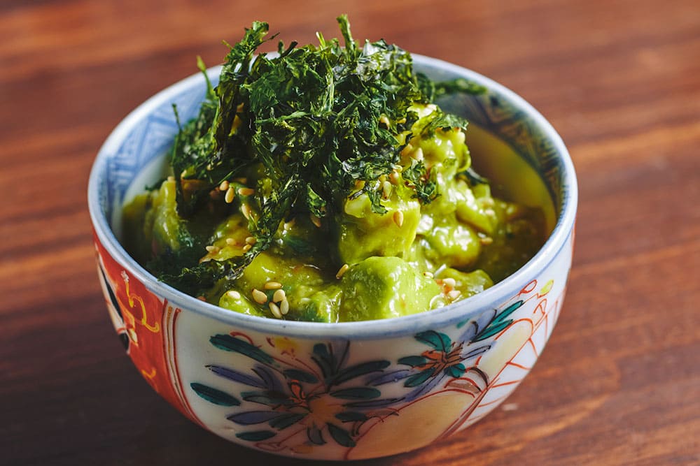 京都『にほんしゅ屋 しゅうろく』のアボカドの酒盗ブルーチーズ和え