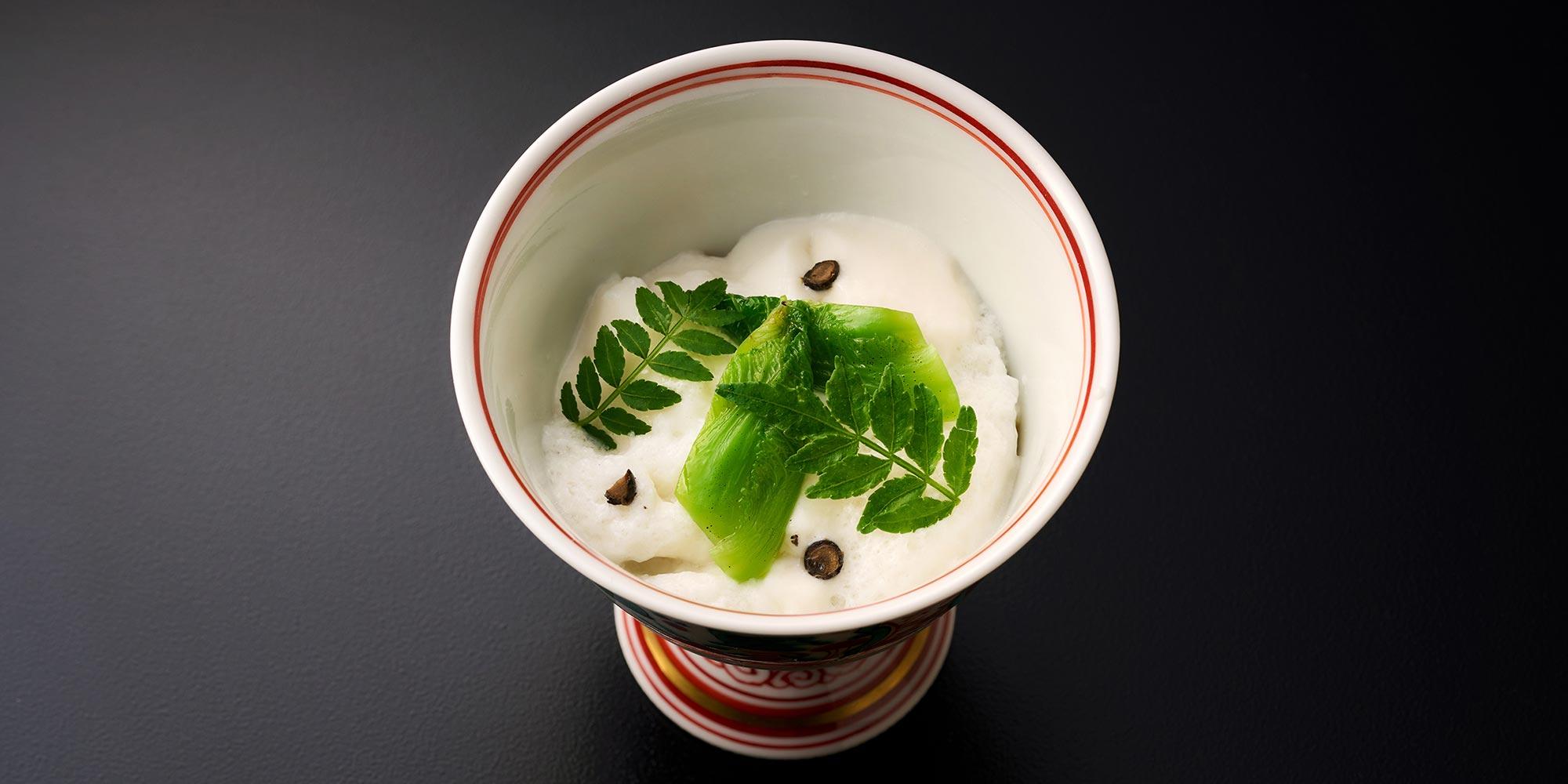 【レシピ付き】蛤乳化地煮凍り——『柏屋 大阪北新地』髙橋 淳さん作 ｜ WA・TO・BI - 和食の扉