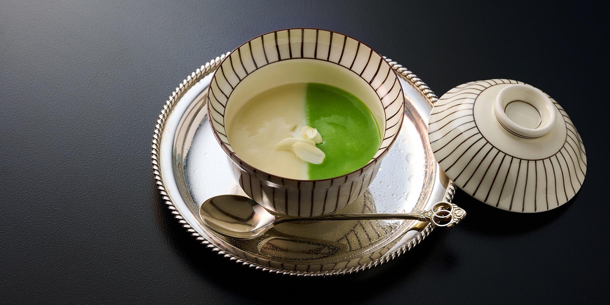 【レシピ付き】豌豆とホワイトアスパラガスのすり流し片身替わり 毛蟹と唐墨酒戻し 花柚子——『柏屋 大阪千里山』松尾英明さん作 ｜ WA・TO ...