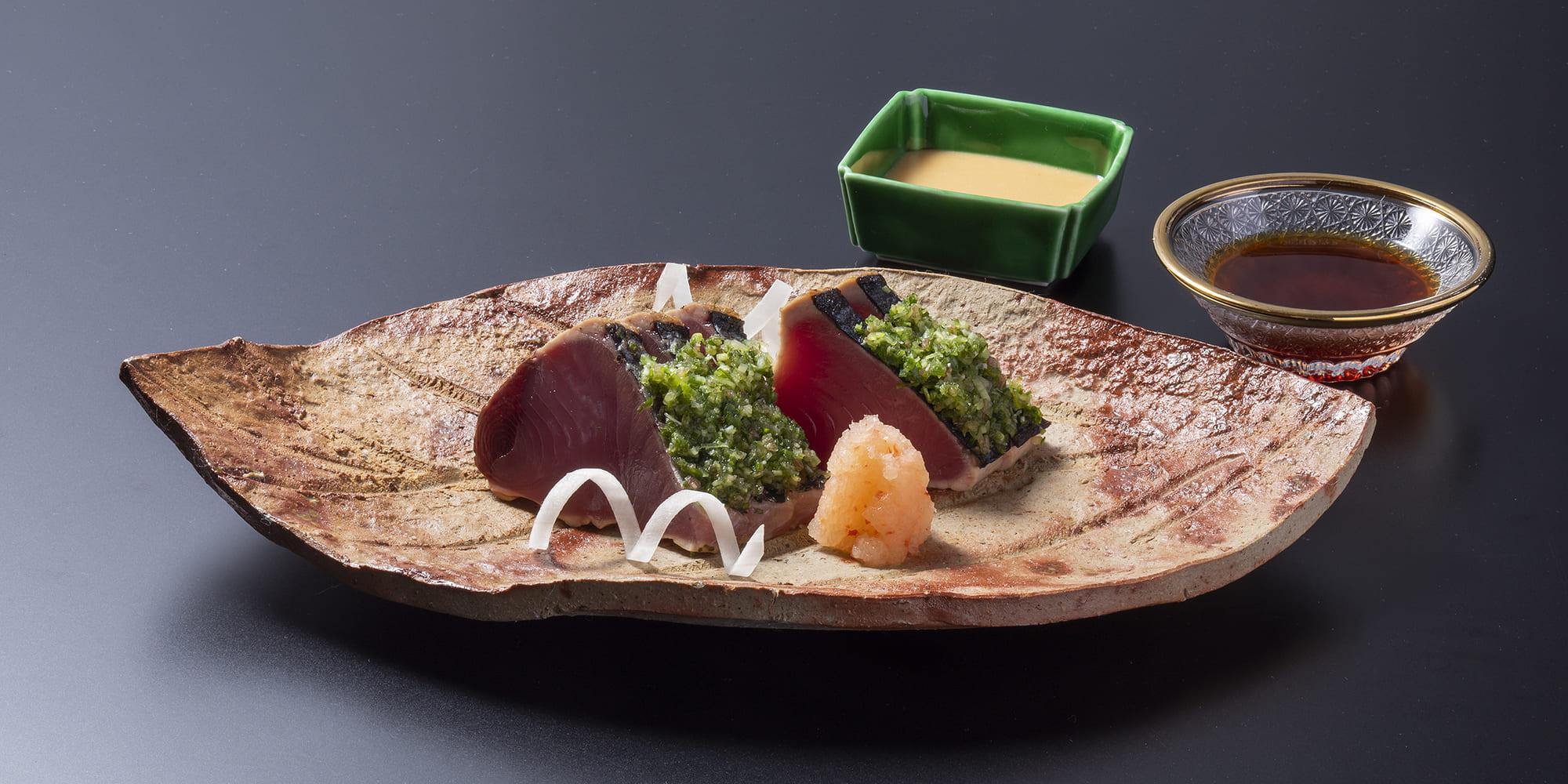 【レシピ付き】カツオのたたき 酒盗ソース添え ｜ WA・TO・BI - 和食の扉