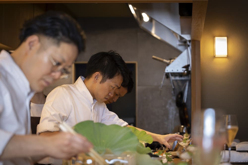 料理人3人作業中